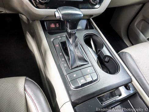 Used 2018 Kia Sedona LX w/ LX Essentials Premium Package image 18