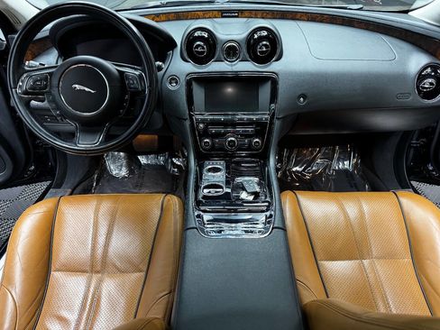 Used 2016 Jaguar XJ R-Sport image 39