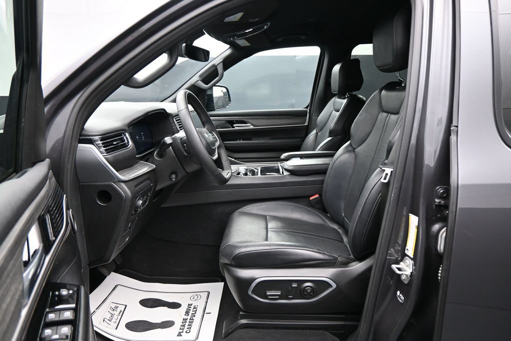 Used 2024 Jeep Wagoneer Series II AWD/4WD image 9