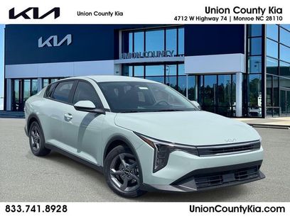 New 2026 Kia K4 LXS