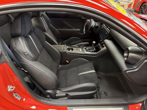 Used 2023 Toyota GR86 Premium w/ ALL Weather Mat Package (TMS) RWD image 18