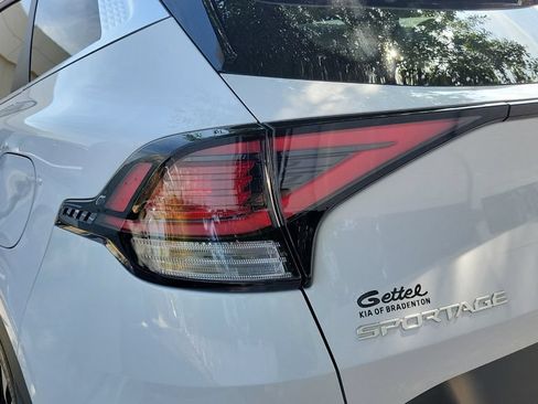 Used 2024 Kia Sportage EX FWD image 11