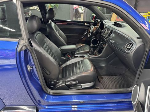 Used 2013 Volkswagen Beetle 2.0T FWD image 15