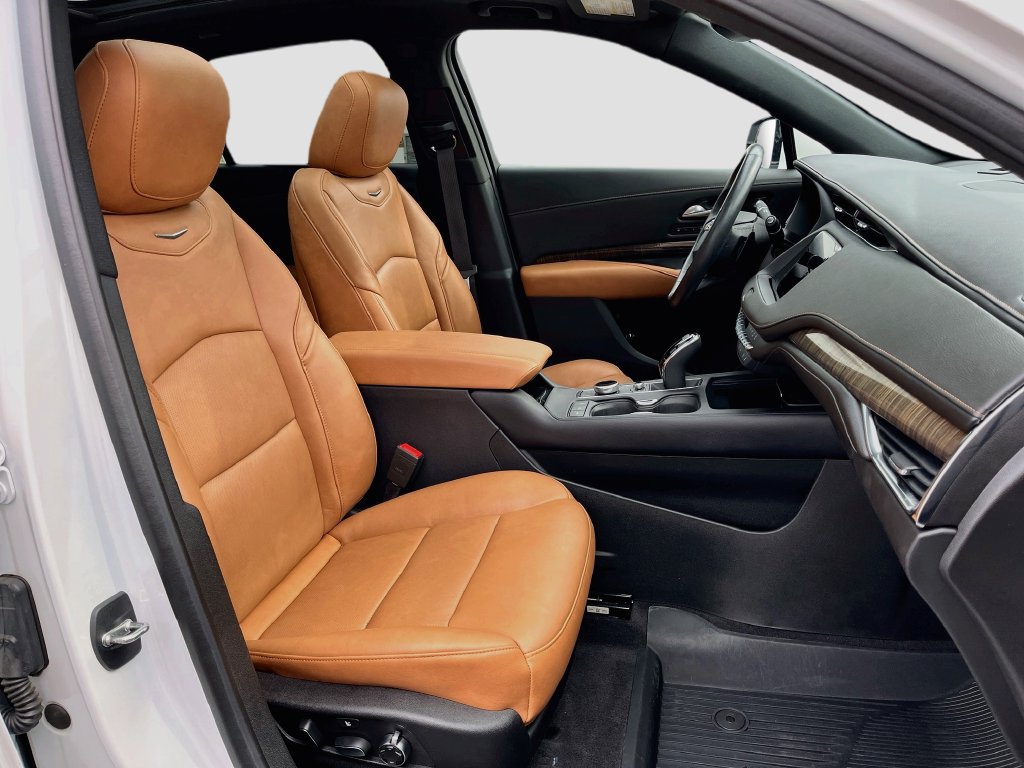 Certified 2023 Cadillac XT4 Premium Luxury FWD image 34