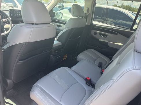 Used 2024 Honda Pilot EX-L image 5