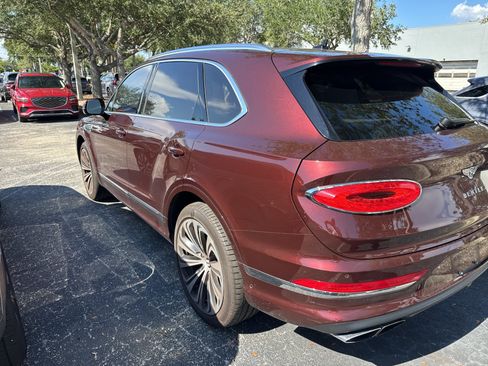Used 2022 Bentley Bentayga AWD/4WD image 5