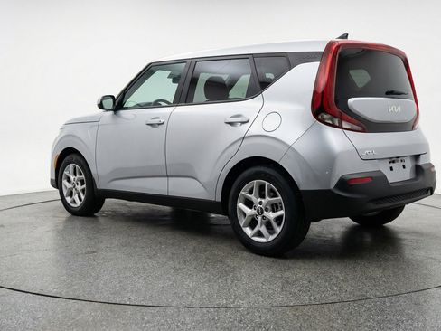 Used 2025 Kia Soul LX w/ LX Technology Package FWD image 6