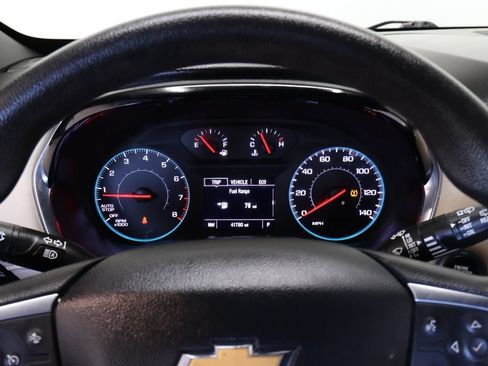 Used 2023 Chevrolet Traverse LS FWD image 28