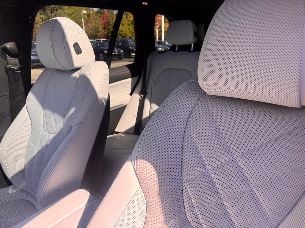 Used 2024 BMW X5 xDrive40i w/ Premium Package AWD/4WD image 7