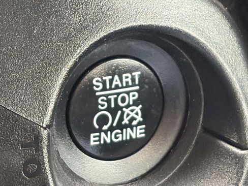 Used 2017 Jeep Renegade Latitude image 25