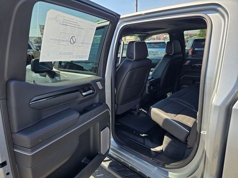 New 2026 GMC Sierra 1500 AT4X w/ LPO, Black Badging Package AWD/4WD image 15