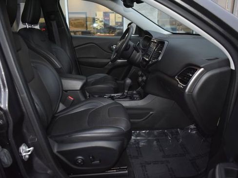 Used 2019 Jeep Cherokee Limited w/ Luxury Group image 47