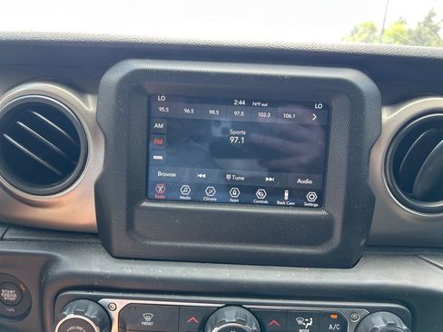 Used 2021 Jeep Wrangler Unlimited Sport image 15