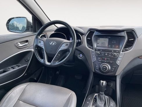 Used 2017 Hyundai Santa Fe AWD image 10