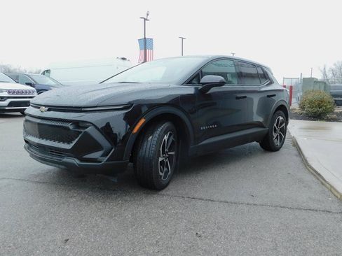 Used 2025 Chevrolet Equinox EV LT image 4