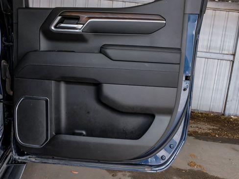 Used 2023 GMC Sierra 1500 SLT image 47