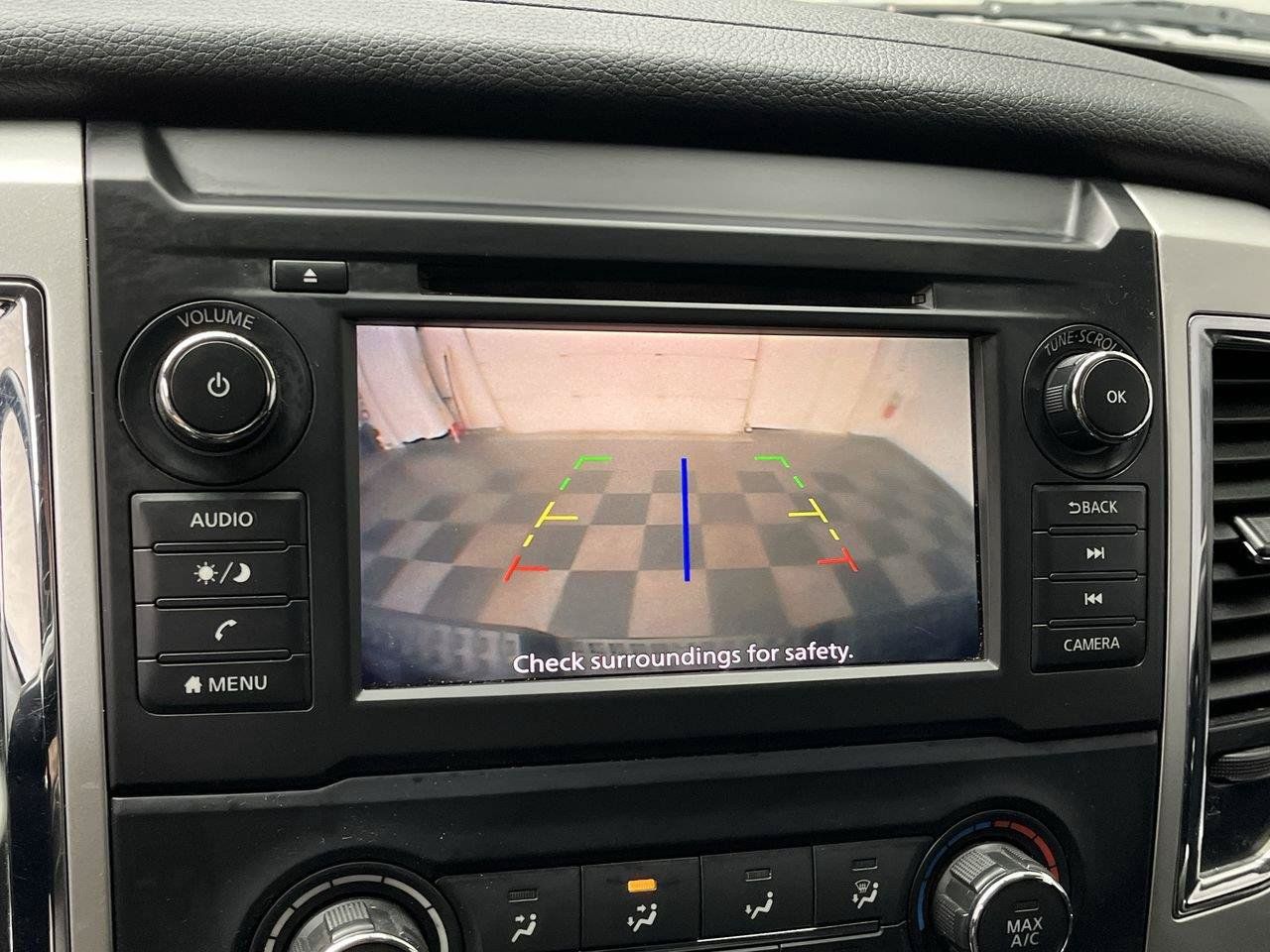 Used 2019 Nissan Titan SV AWD/4WD image 5