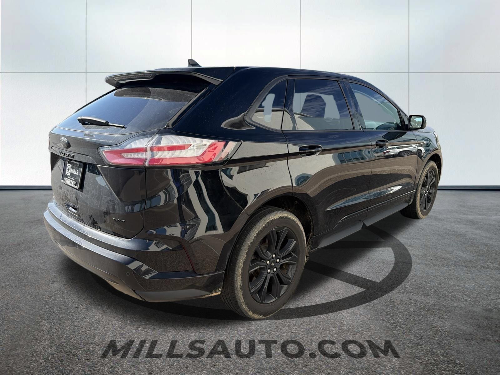Used 2023 Ford Edge SE w/ Black Appearance Package AWD/4WD image 4
