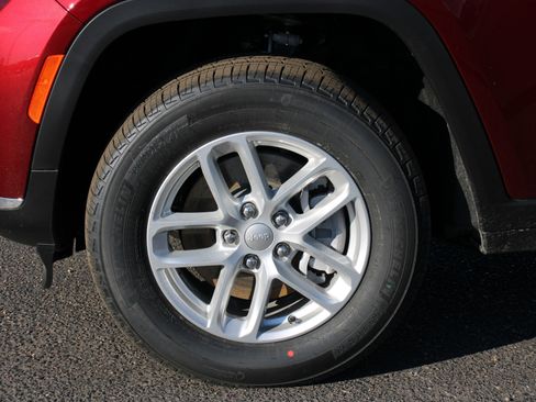 New 2026 Jeep Grand Cherokee L Laredo image 40