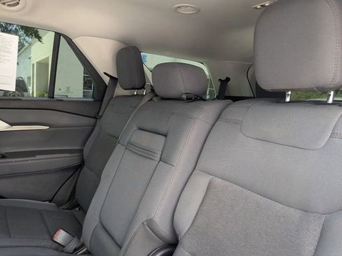 Used 2025 Ford Explorer Active RWD image 28