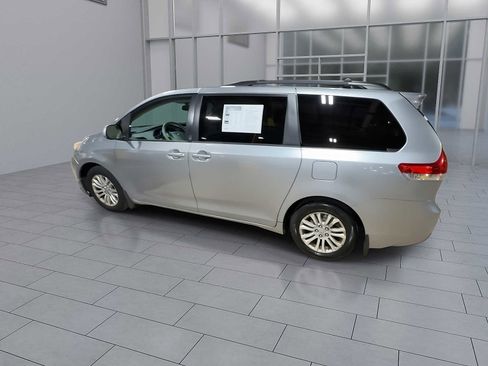 Used 2011 Toyota Sienna XLE image 6