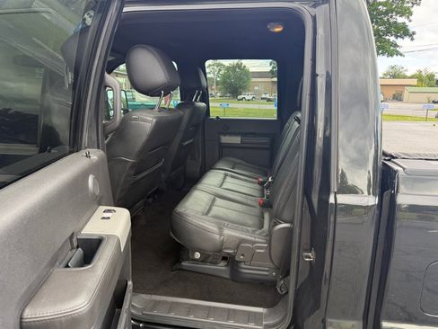 Used 2015 Ford F250 Platinum w/ Platinum Package AWD/4WD image 6