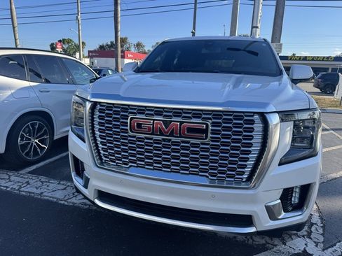 Used 2022 GMC Yukon Denali image 3