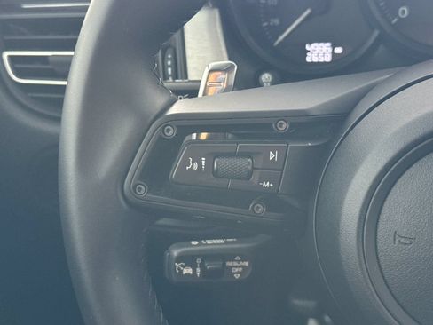 Certified 2026 Porsche Macan AWD/4WD image 26