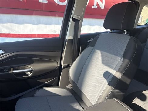 Used 2017 Ford C-MAX SE image 23