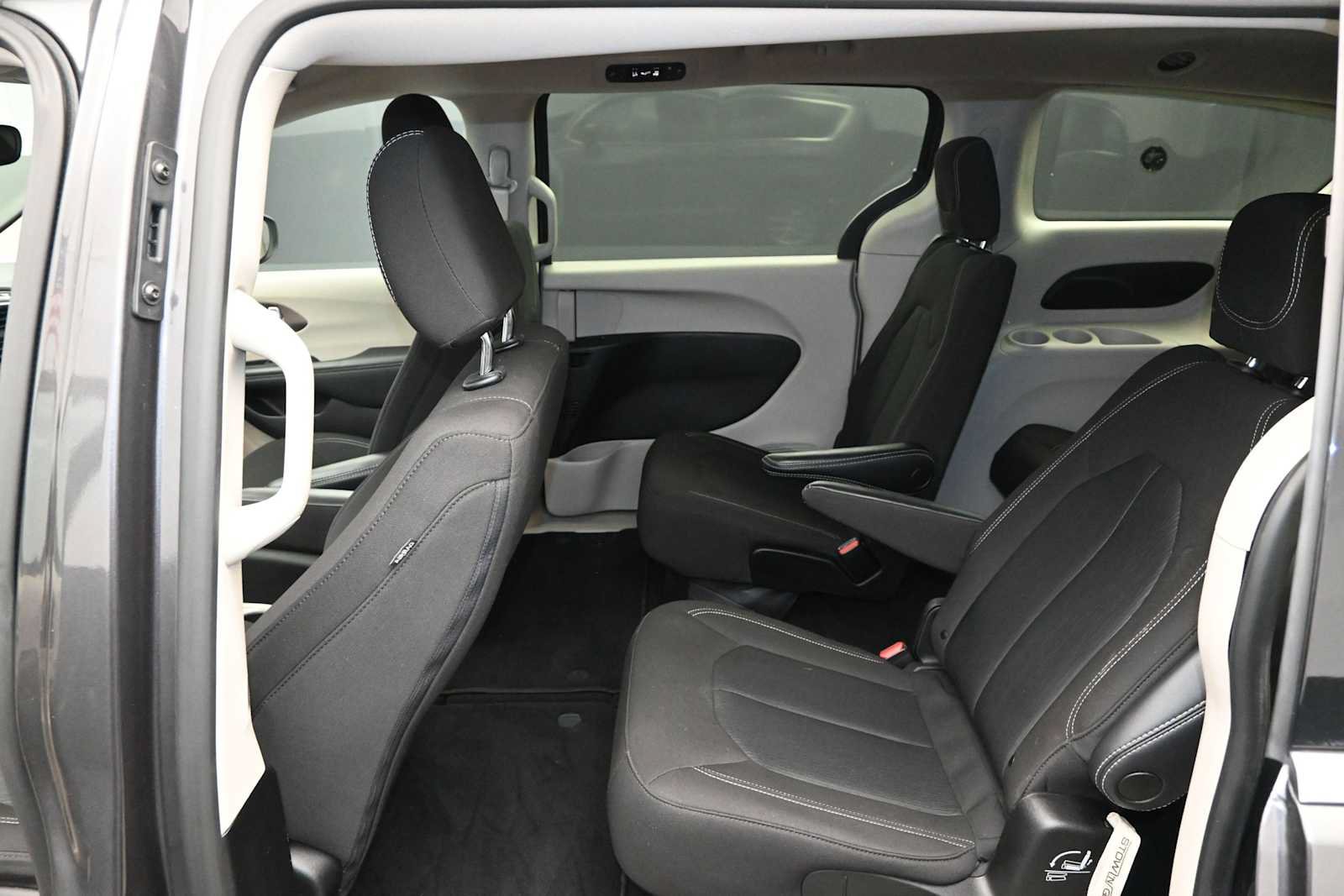 Used 2023 Chrysler Voyager LX FWD image 22