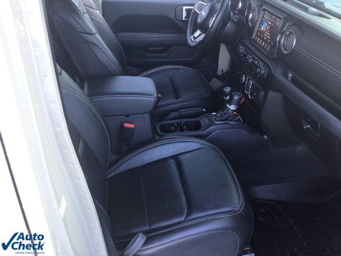 Used 2022 Jeep Wrangler Unlimited Sahara w/ Cold Weather Group image 11