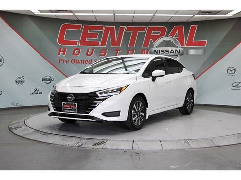 New 2025 Nissan Versa SV w/ Trunk Package image 2