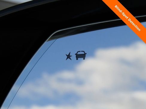 Used 2023 GMC Yukon Denali image 14