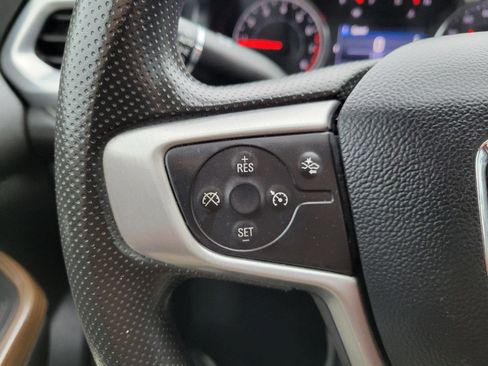 Used 2023 GMC Acadia SLE w/ Driver Convenience Package FWD image 19