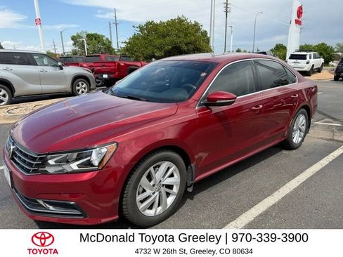 Used 2018 Volkswagen Passat 2.0T SE FWD image 1