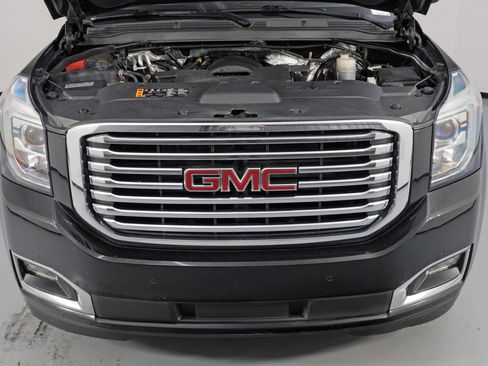 Used 2017 GMC Yukon XL SLT w/ Premium Edition image 7