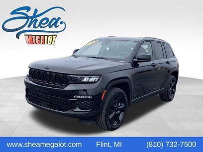 Used 2023 Jeep Grand Cherokee Limited w/ Black Appearance Package