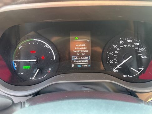 Used 2022 Toyota Sienna XLE FWD image 19