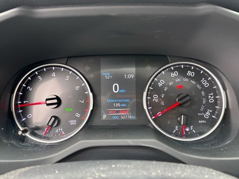 Used 2020 Toyota RAV4 XLE Premium image 22