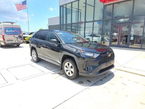 Used 2021 Toyota RAV4 LE w/ Carpet Mat Package (TMS) FWD image 2