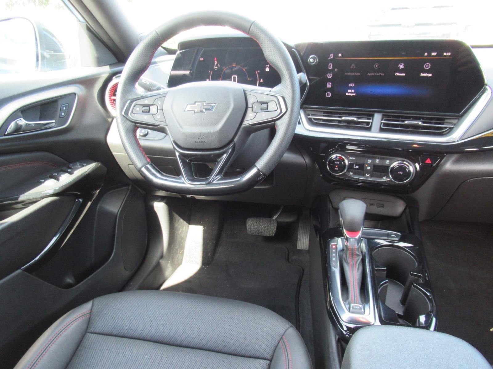 Used 2024 Chevrolet Trax RS w/ Sunroof Package FWD image 14