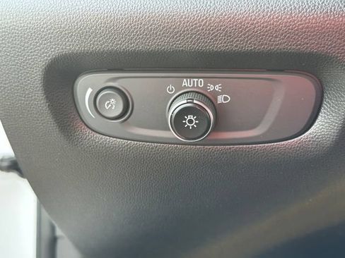 Used 2021 Chevrolet Traverse LS FWD image 35