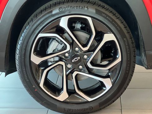 Used 2026 Chevrolet Trax RS w/ Driver Confidence Package FWD image 25