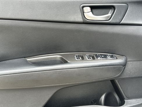 Used 2020 Kia Optima LX image 10