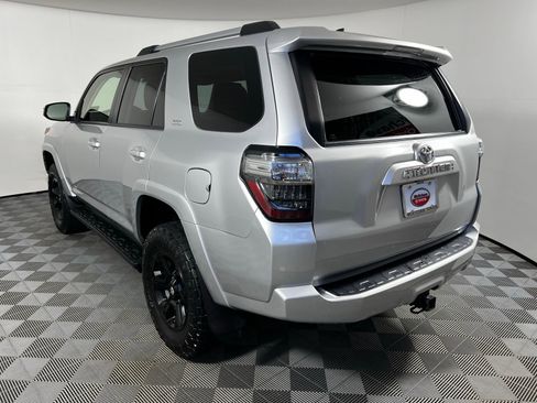 Certified 2021 Toyota 4Runner SR5 AWD/4WD image 7