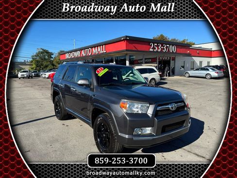 Used 2013 Toyota 4Runner SR5 image 1
