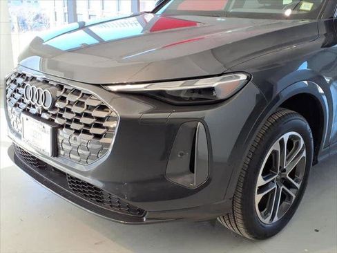 Certified 2025 Audi Q5 Premium w/ Convenience Package image 7