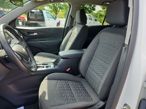 Used 2024 Chevrolet Equinox LT image 25