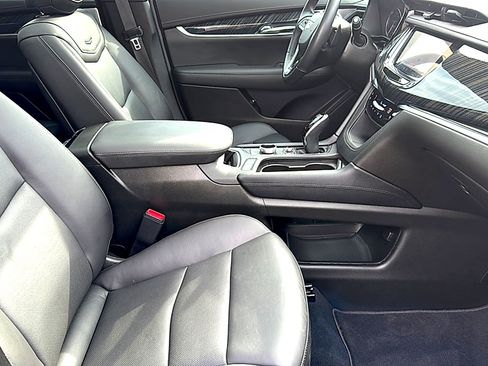 Used 2024 Cadillac XT6 Premium Luxury FWD image 25