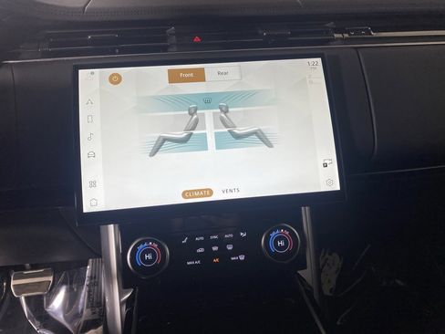 Used 2023 Land Rover Range Rover Long Wheelbase SE image 21